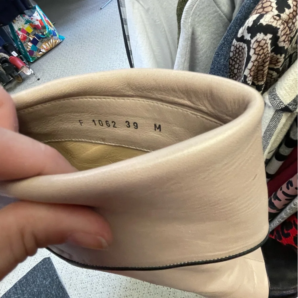 🖤Great USED Condition 39(9.5) Taryn Rose Chanel like booties🔥 - Picture 9 of 16